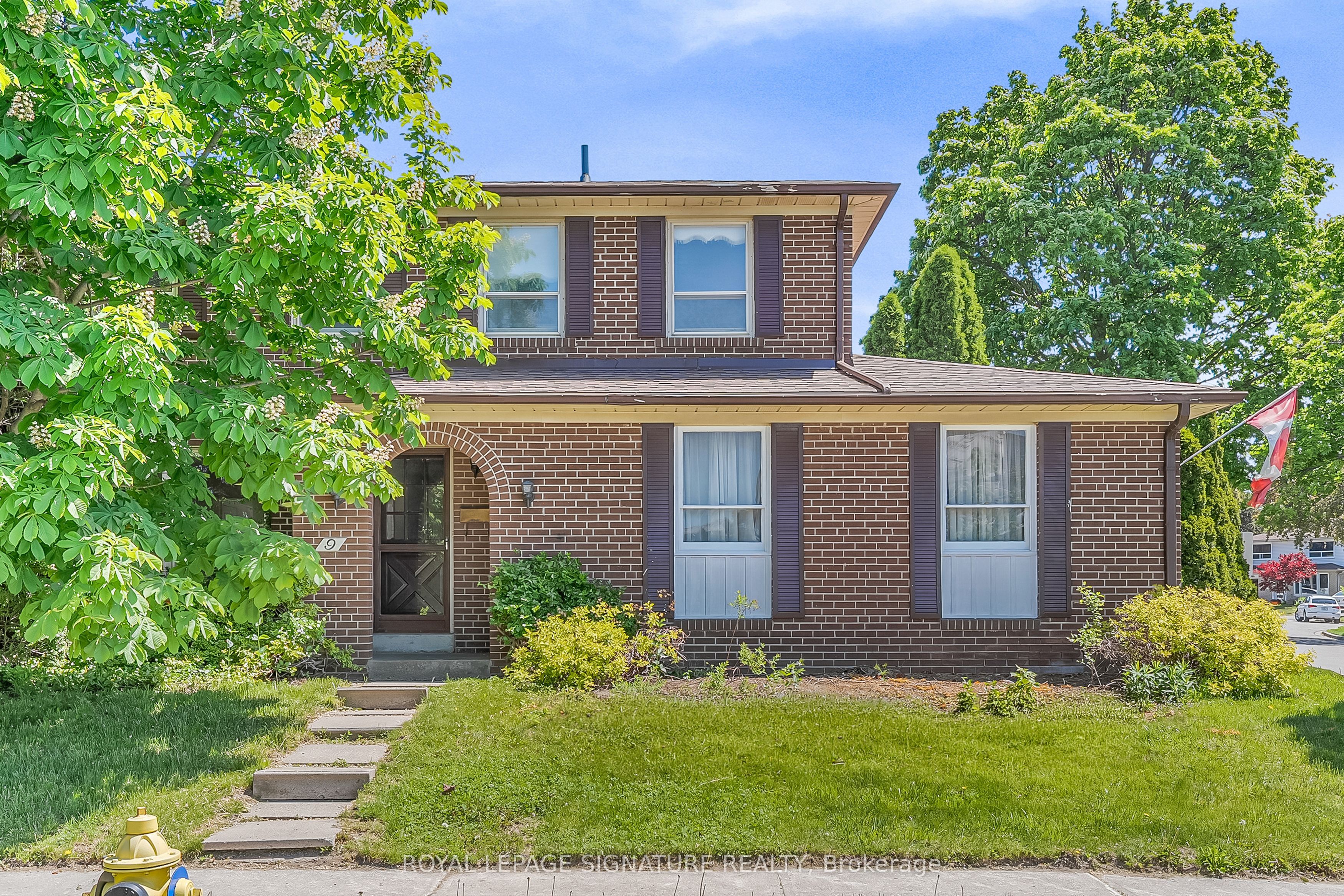 9 Mollard Road, Toronto, ON, M1S 2L7