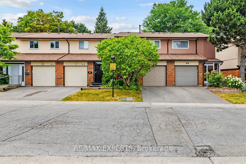 44-30 Dundalk Drive, Toronto, ON, M1P 2W5