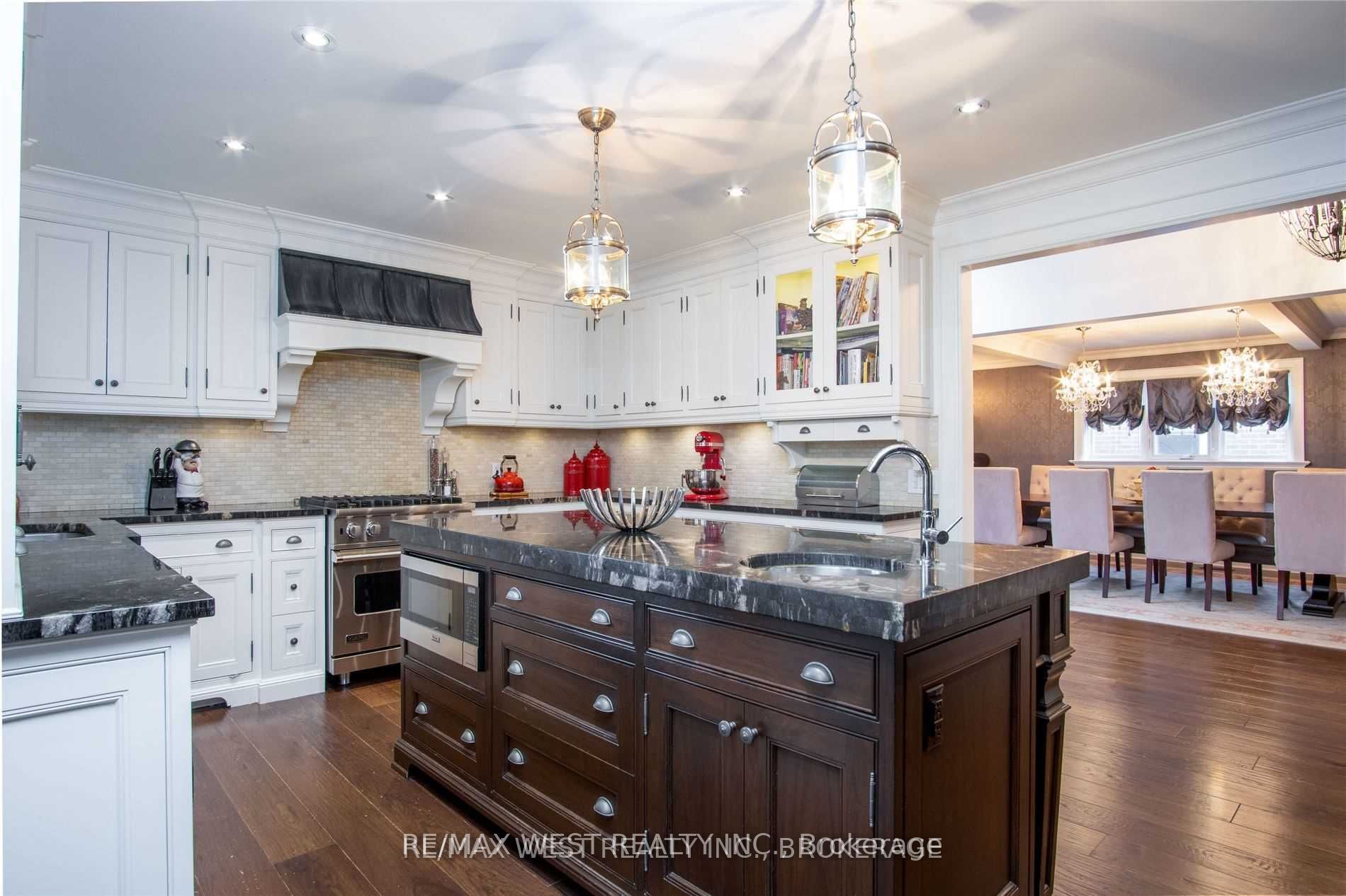 Additional image 3 of 393 Maple Leaf Drive, Toronto, ON, M6L 1P4