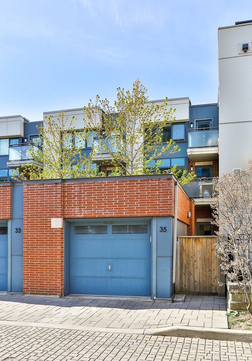 35 Oak Street, Toronto, ON, M5A 0A2 photo 3