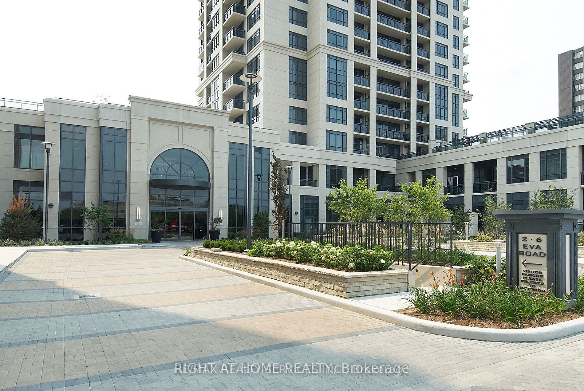 Additional image 2 of 2922-2 Eva Road, Toronto, ON, M9C 0A9