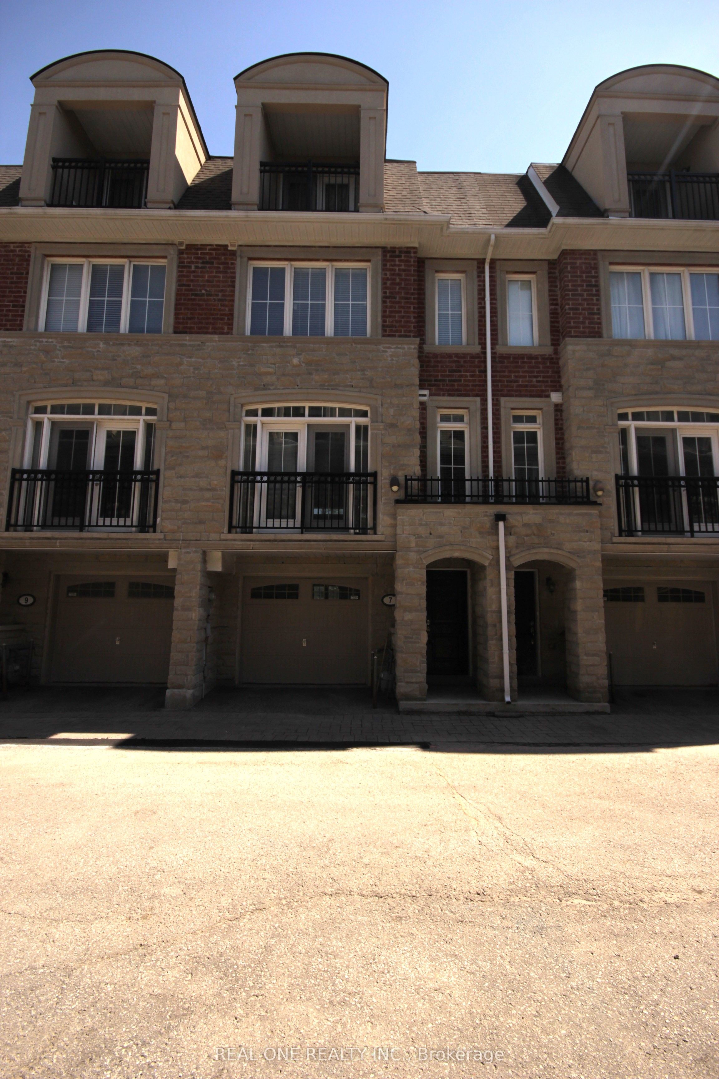 Additional image 2 of 7 Slingsby Lane, Toronto, ON, M2N 0H7