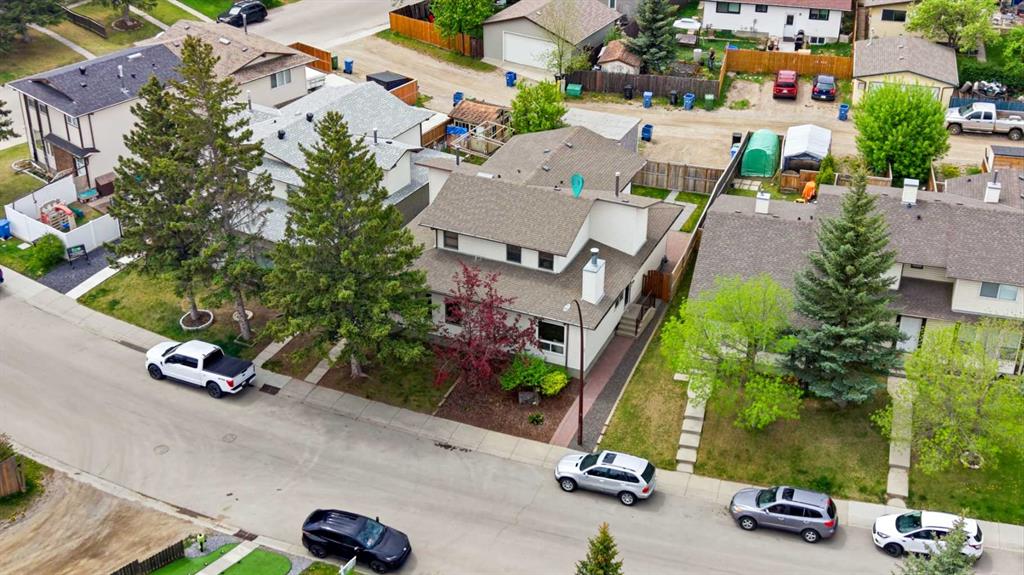 85 Cedarwood Hill SW, Calgary, AB, T2W 3H4