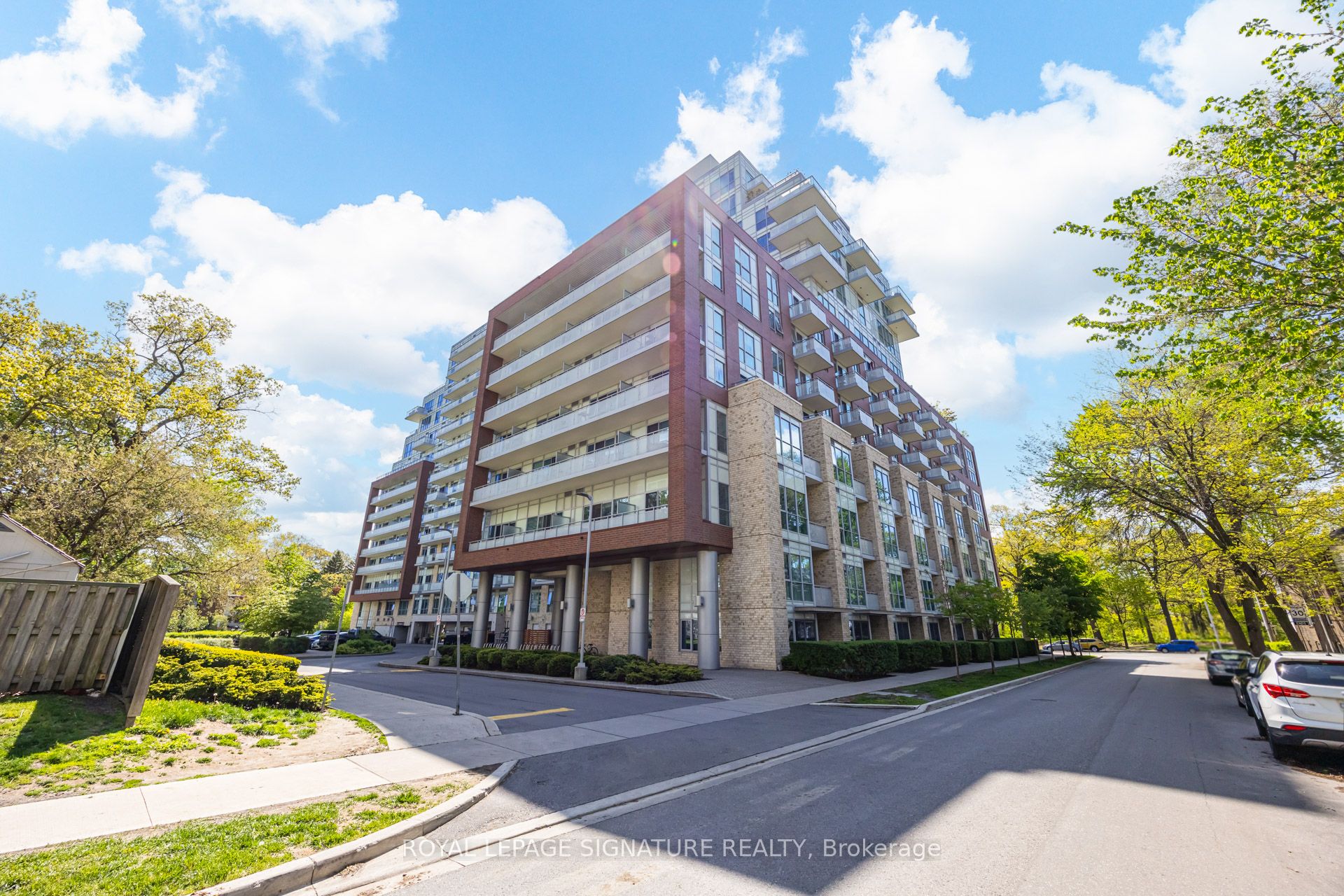 920-1830 Bloor Street W, Toronto, ON, M6P 0A2