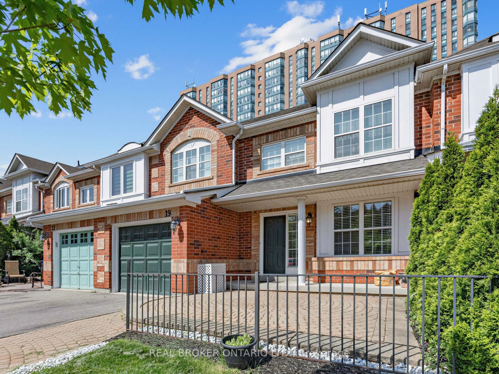 Additional image 2 of 19-199 Hillcrest Avenue, Mississauga, ON, L5B 4L5