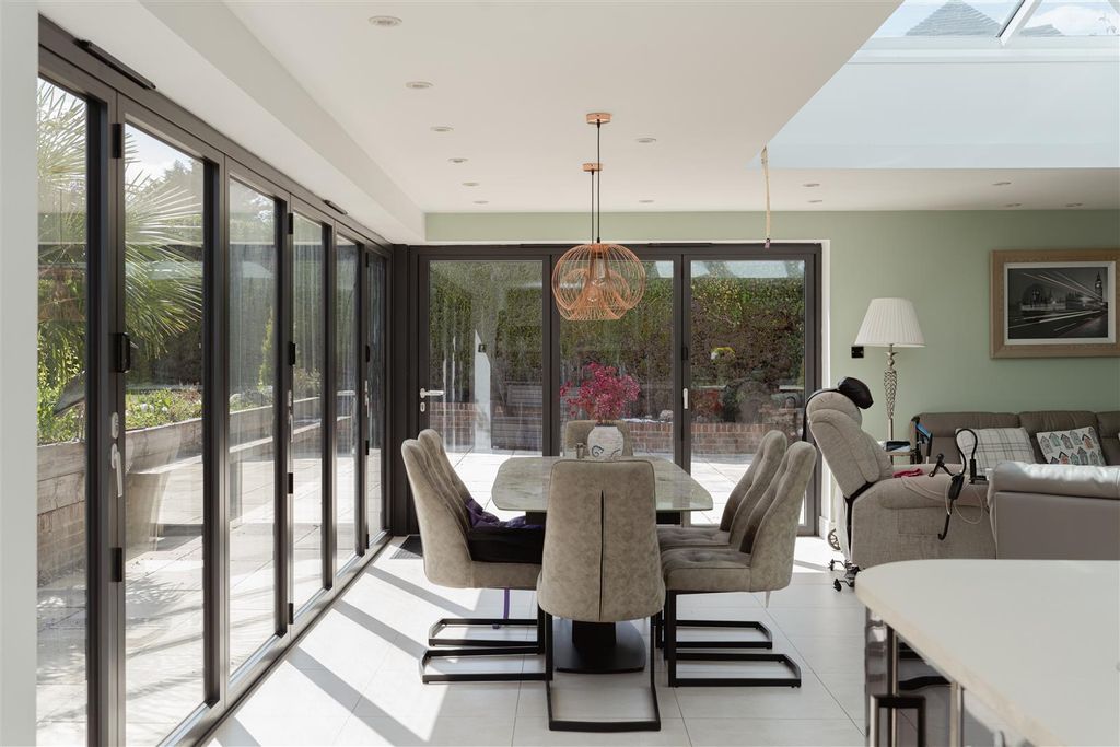 Additional image 4 of 5 bed detached bungalow for saleLodge Lane, Redhill RH1