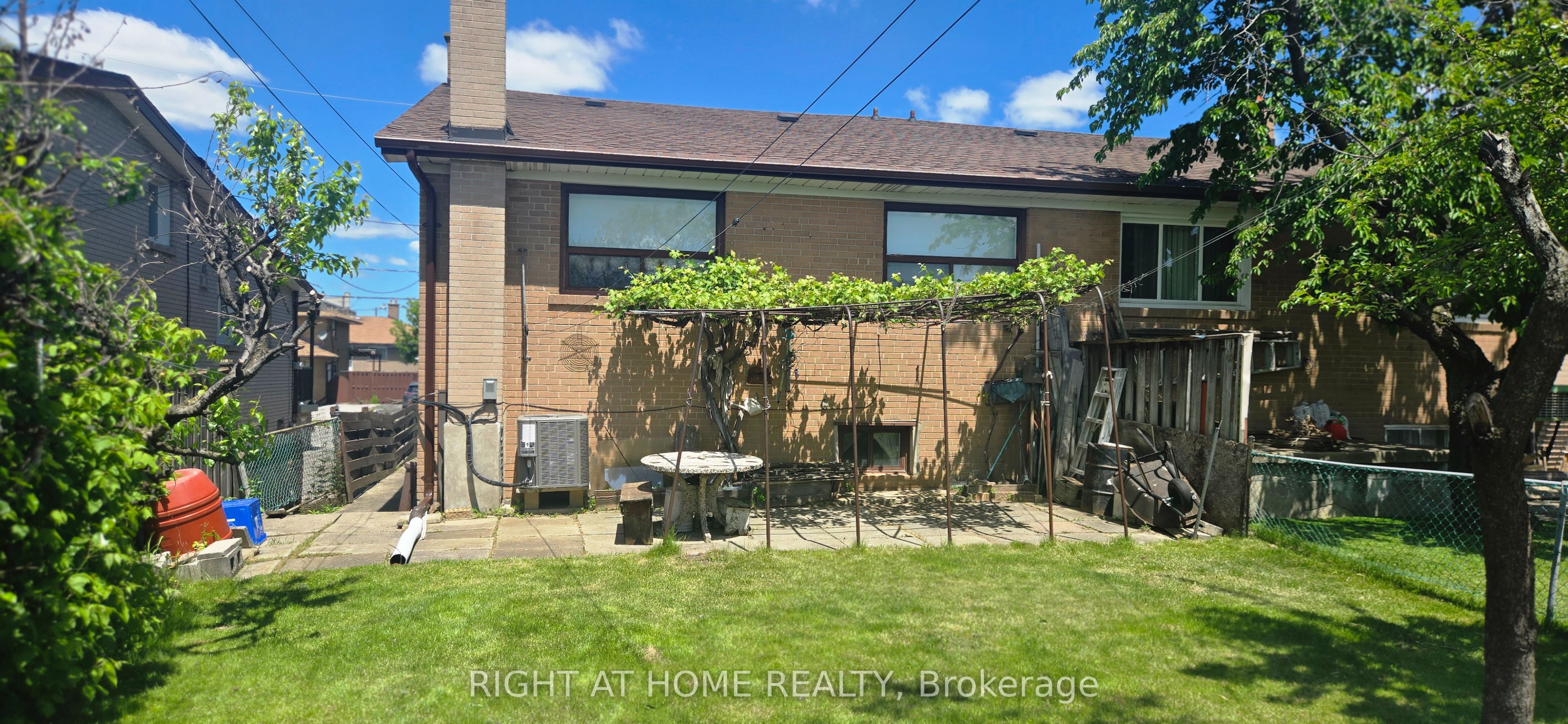 7 Daystrom Drive, Toronto, ON, M9M 2A8 photo 2