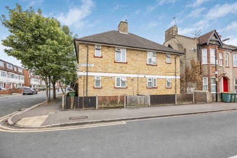 Otley Road, London E16
