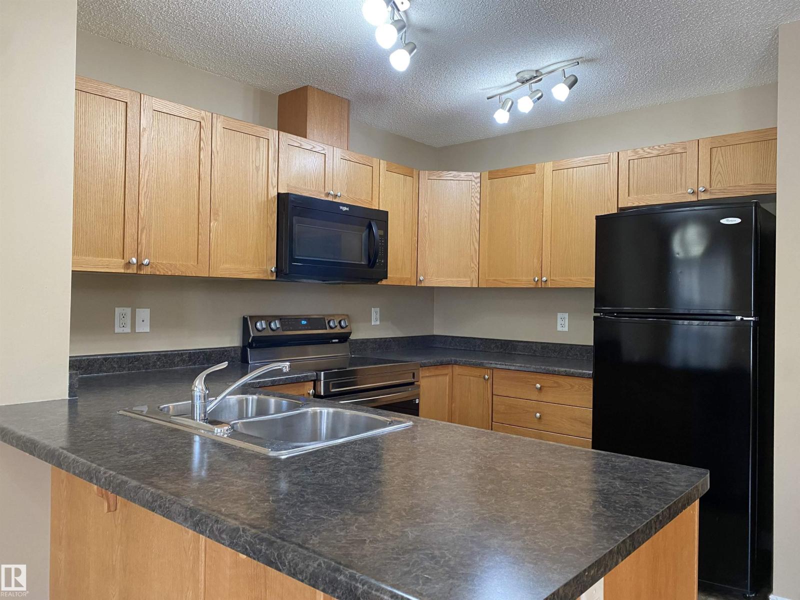 Additional image 2 of 6411 18 Avenue SW, Edmonton, AB, T6X0M8