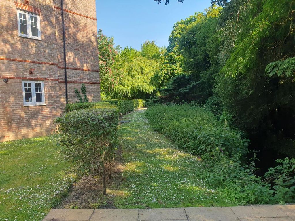 Additional image 11 of 2 bed flat for saleHighbridge Close, Radlett WD7