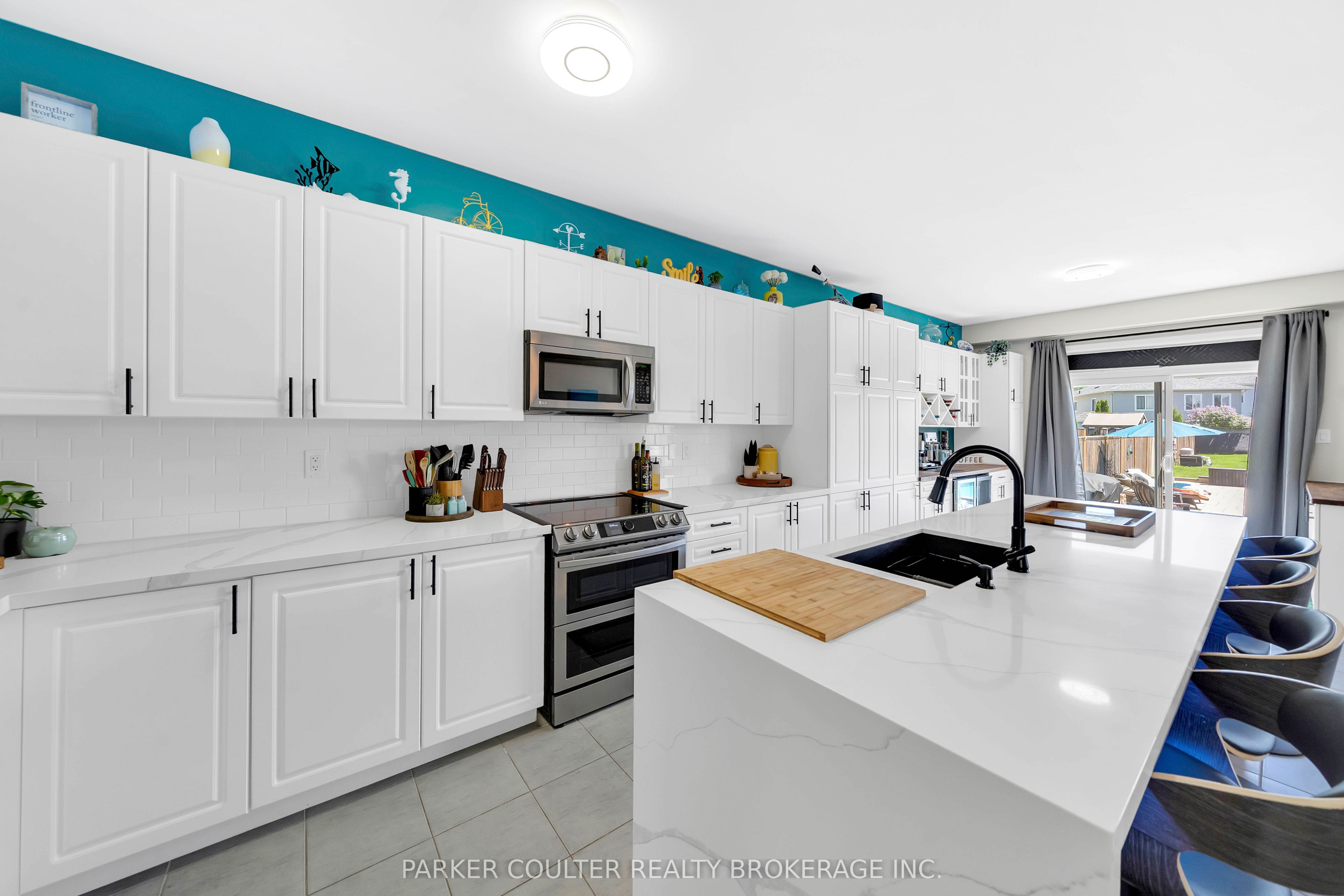 28 Sasco Way, Essa, ON, L3W 0C8 photo 5