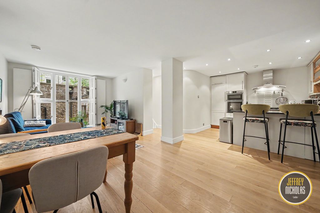 3 bed maisonette for saleLiverpool Road, London N1