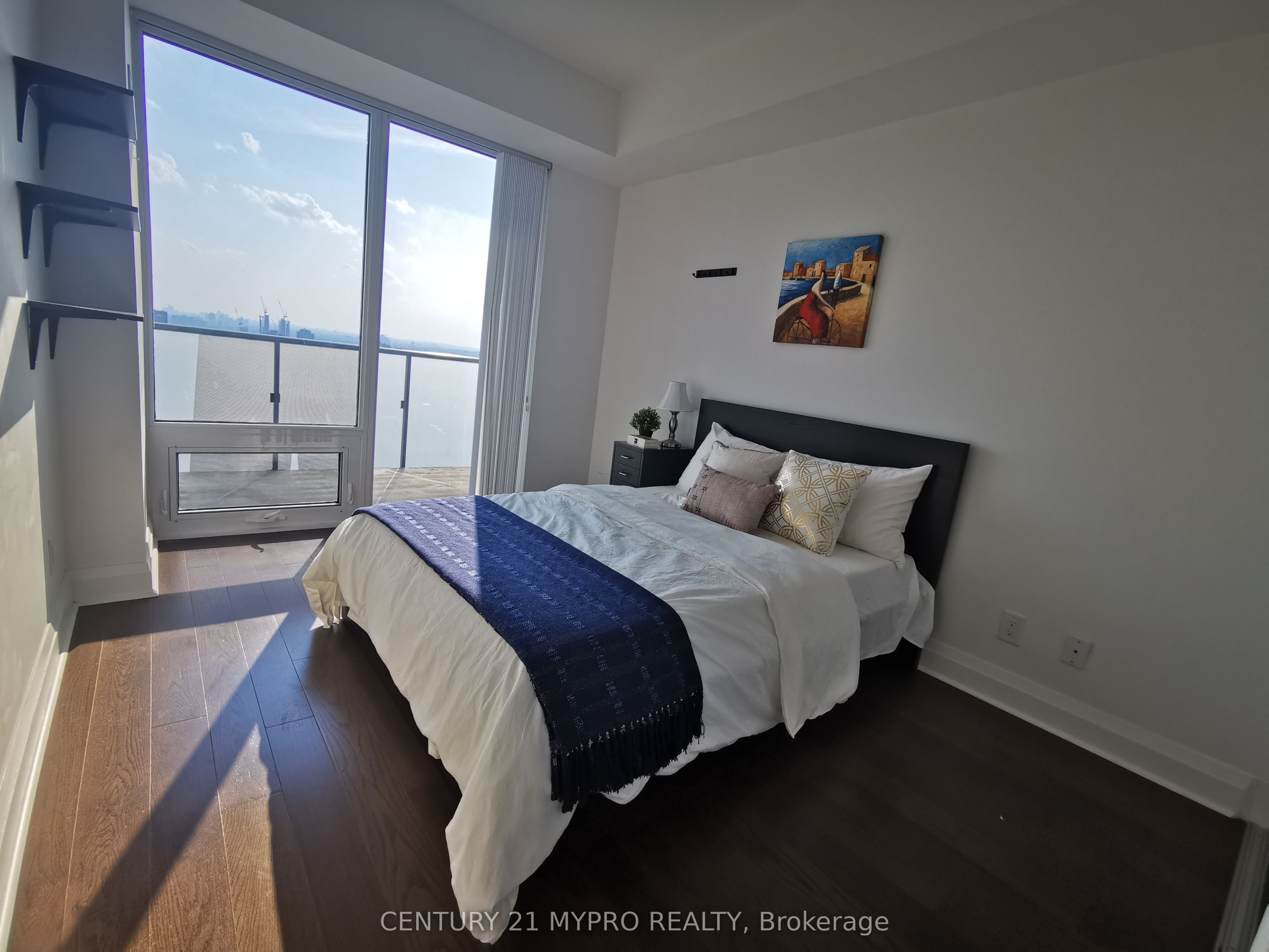 2405-65 St Mary Street, Toronto, ON, M5S 0A6
