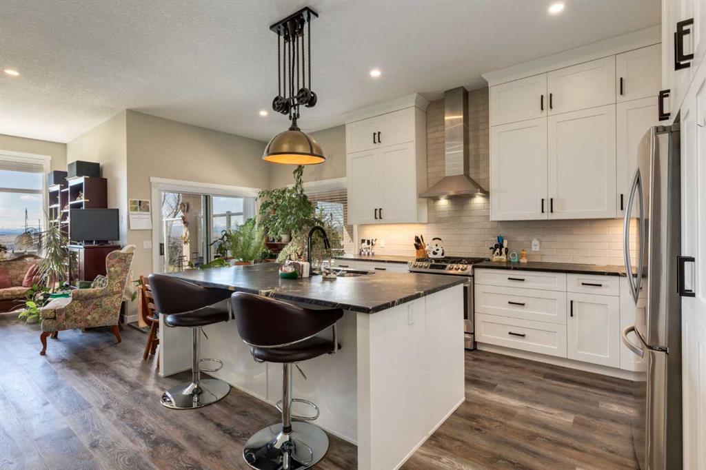 26 Eagleview Way, Cochrane, AB, T4C 1P6 photo 5