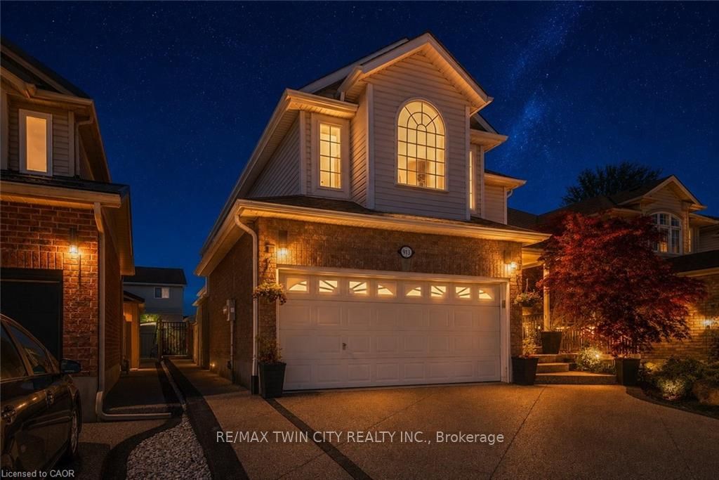 913 Copper Leaf Crescent, Kitchener, ON, N2E 3W1