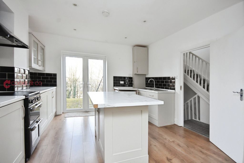 Additional image 12 of 8 bed flat for saleArklow Square, Ramsgate, Kent CT11