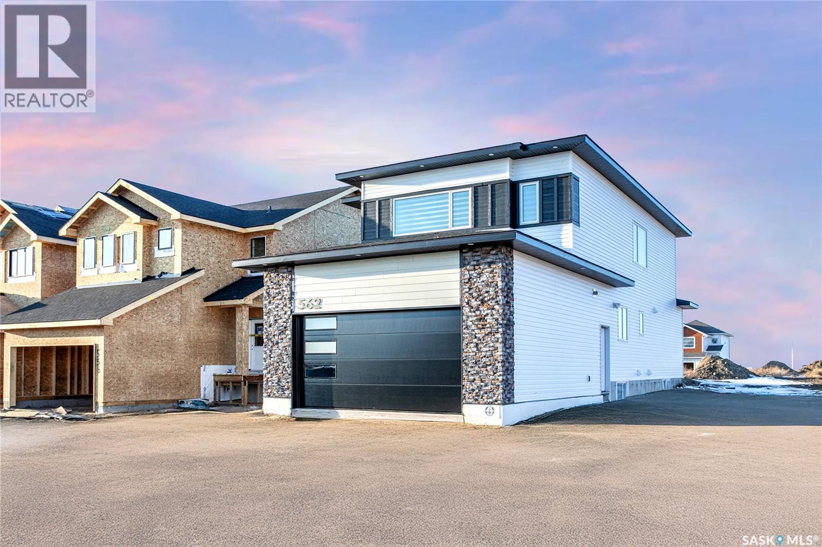 430 Nazarali Manor, Saskatoon, SK, S7H0W2