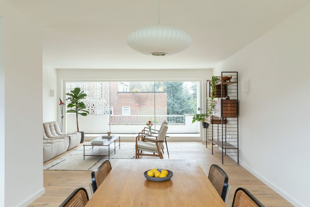 Additional image 13 of 3 bed flat for saleDarnhills, Radlett, Hertfordshire WD7