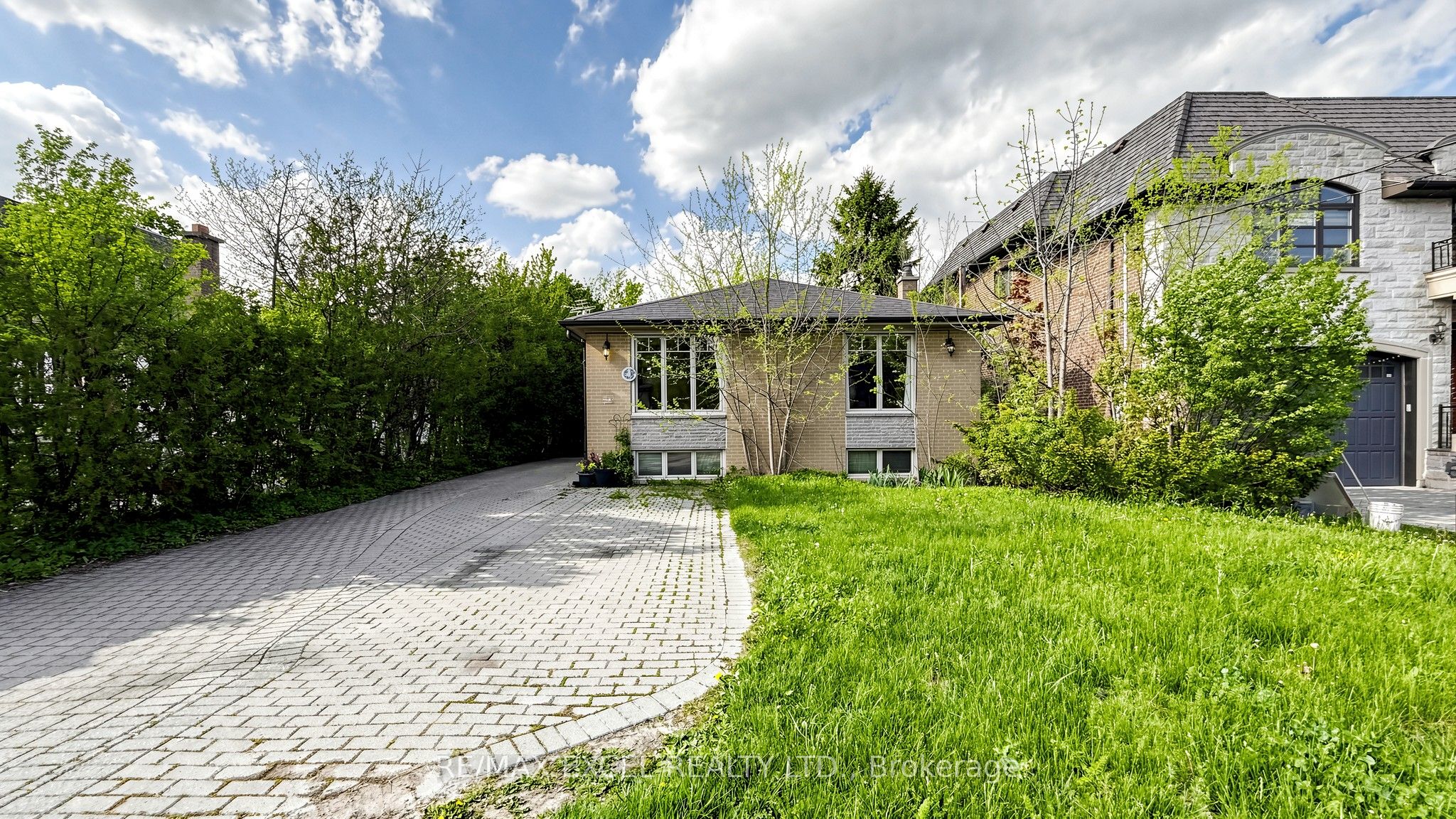 254 Patricia Avenue, Toronto, ON, M2M 1J8
