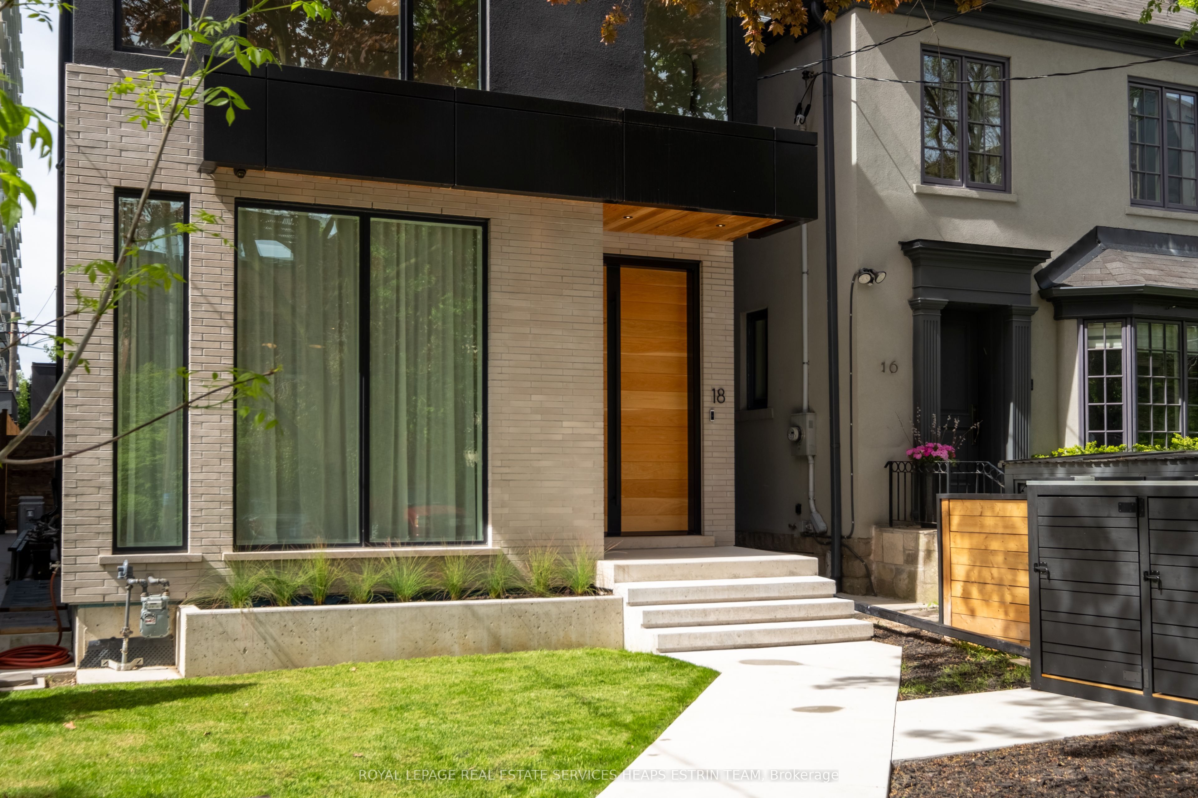 18 Gormley Avenue, Toronto, ON, M4V 1Y8 photo 2