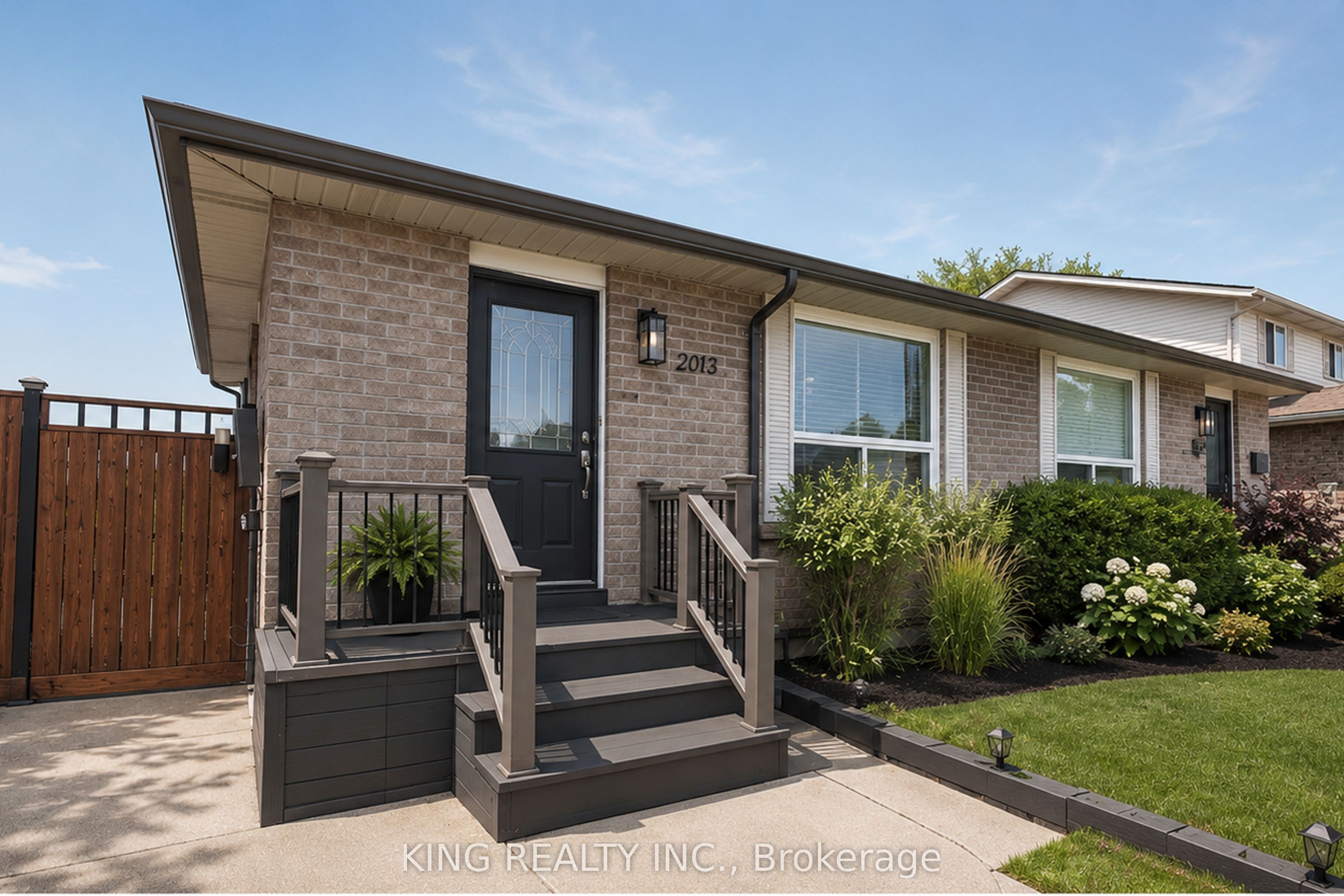 2613 Carissa Avenue, Windsor, ON, N8R 2J8