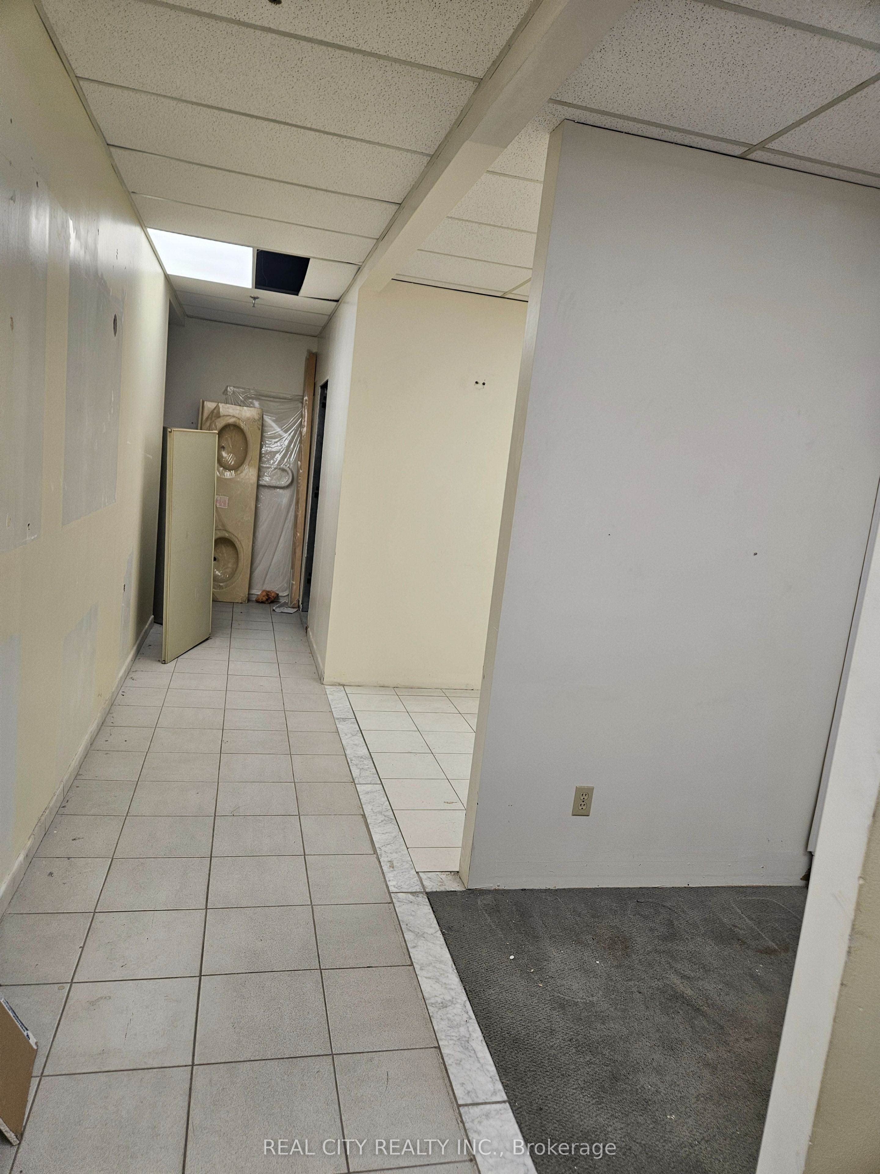 Additional image 3 of 55 Rutherford Road S, Brampton, ON, L6W 3J3