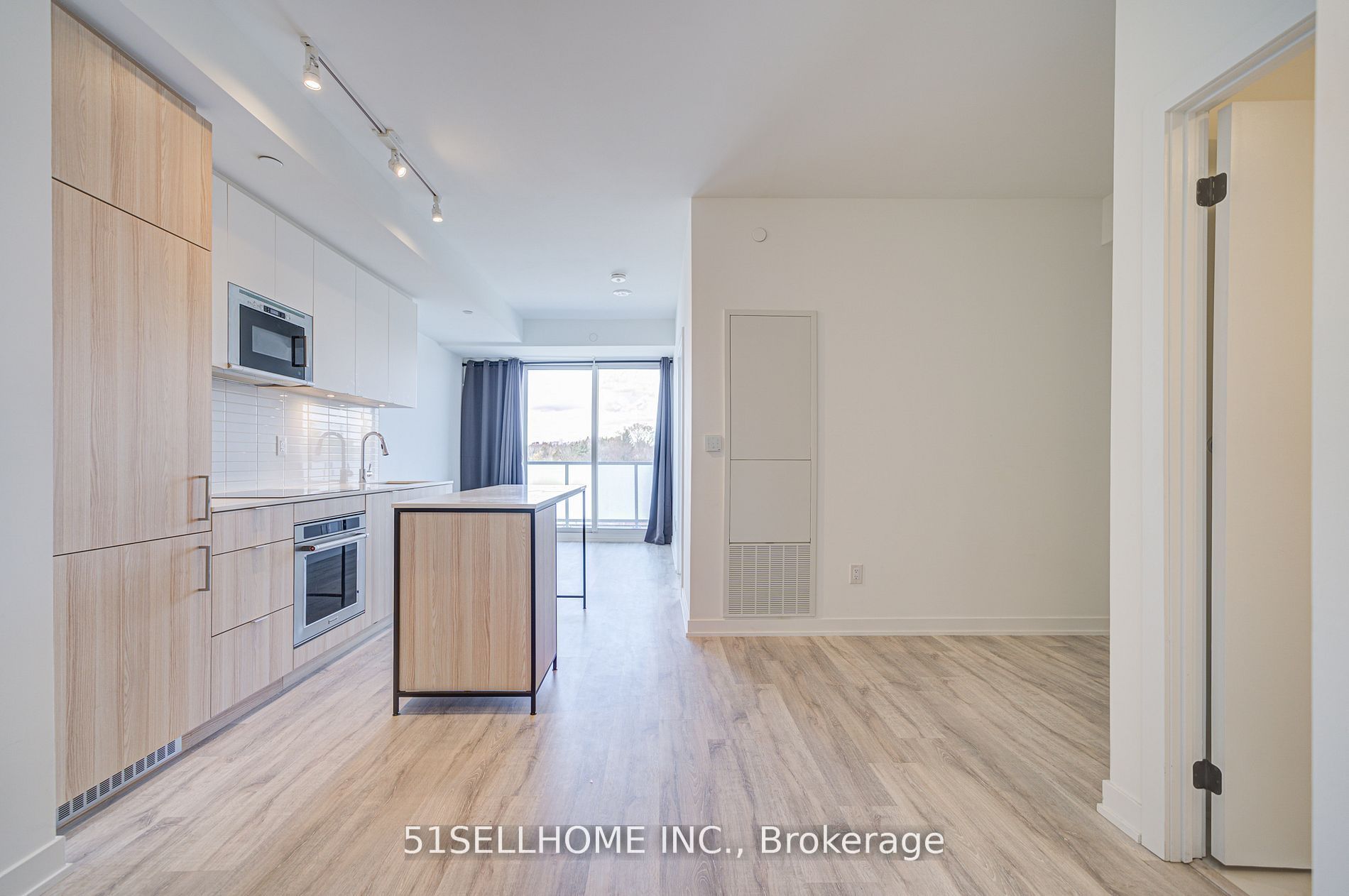 Additional image 4 of 333-215 Lakeshore Road W, Mississauga, ON, L5H 0A7