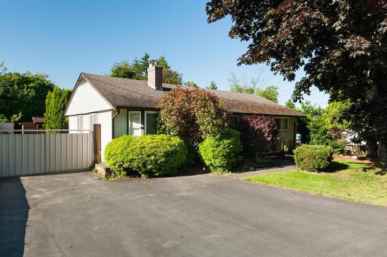 15661 Roper Avenue, White Rock, BC, V4B 2G9 photo 2
