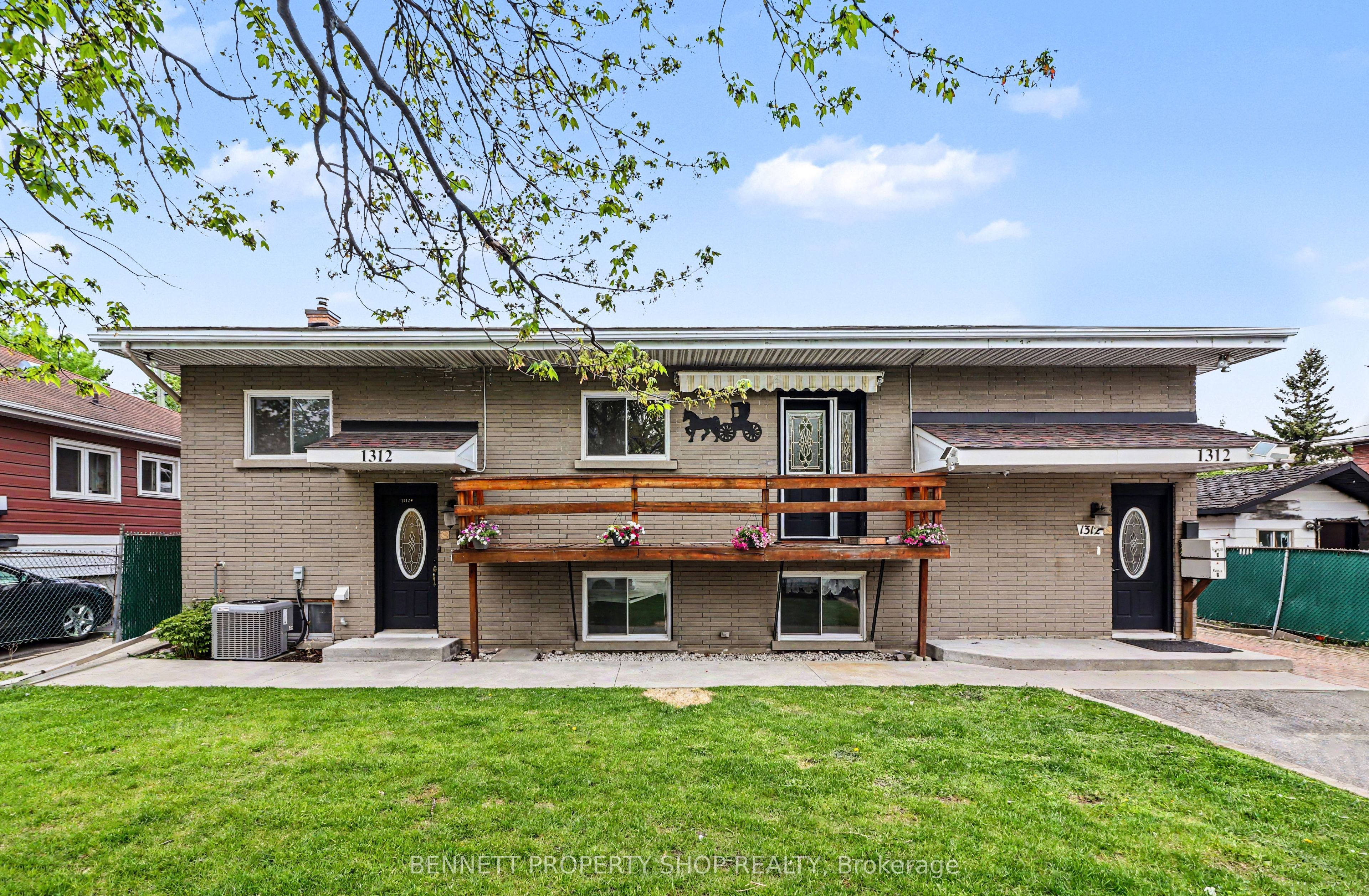 1312 Avenue R Avenue, Ottawa, ON, K1G 0B9