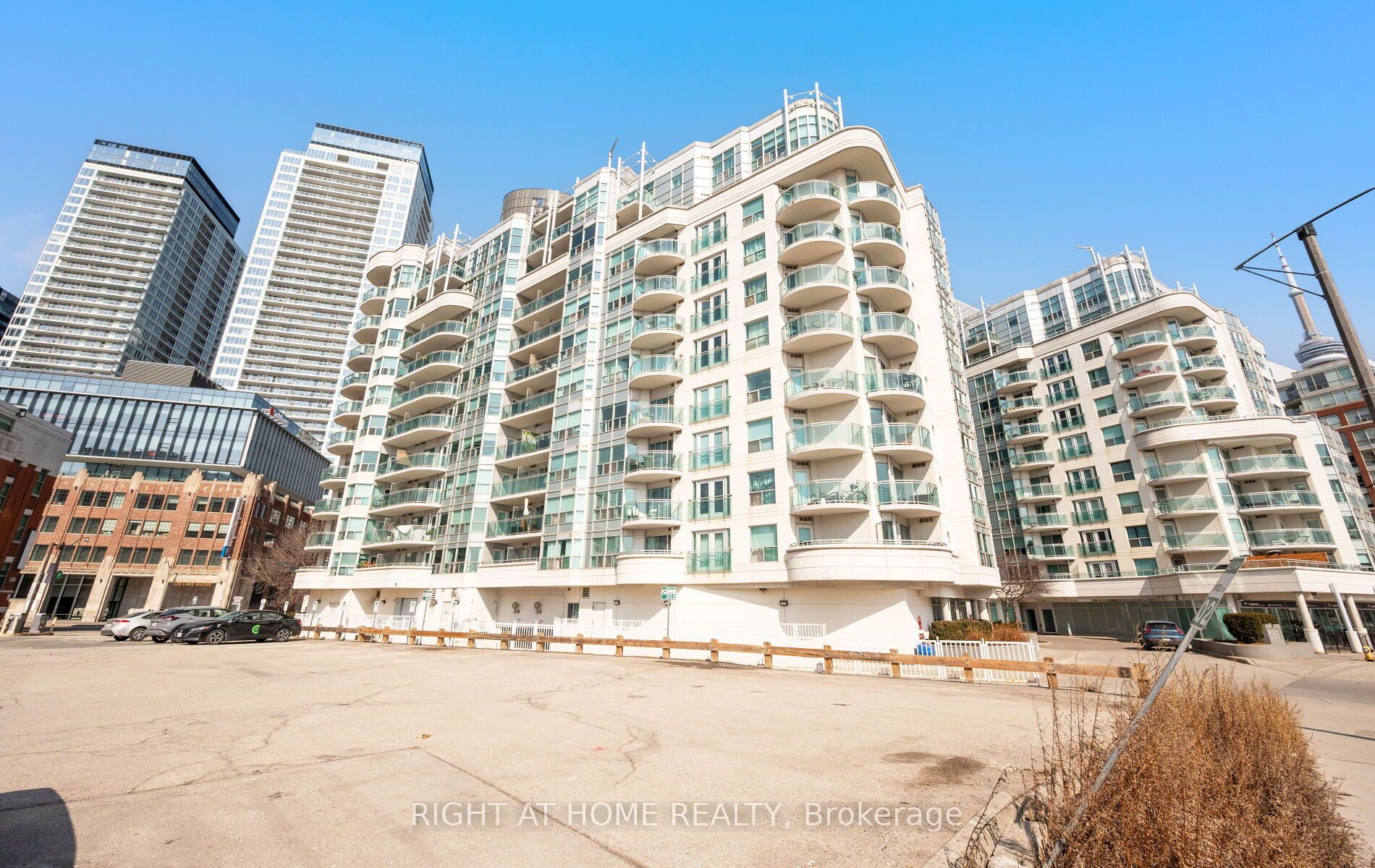219-600 Queens Quay, Toronto, ON, M5V 3M3