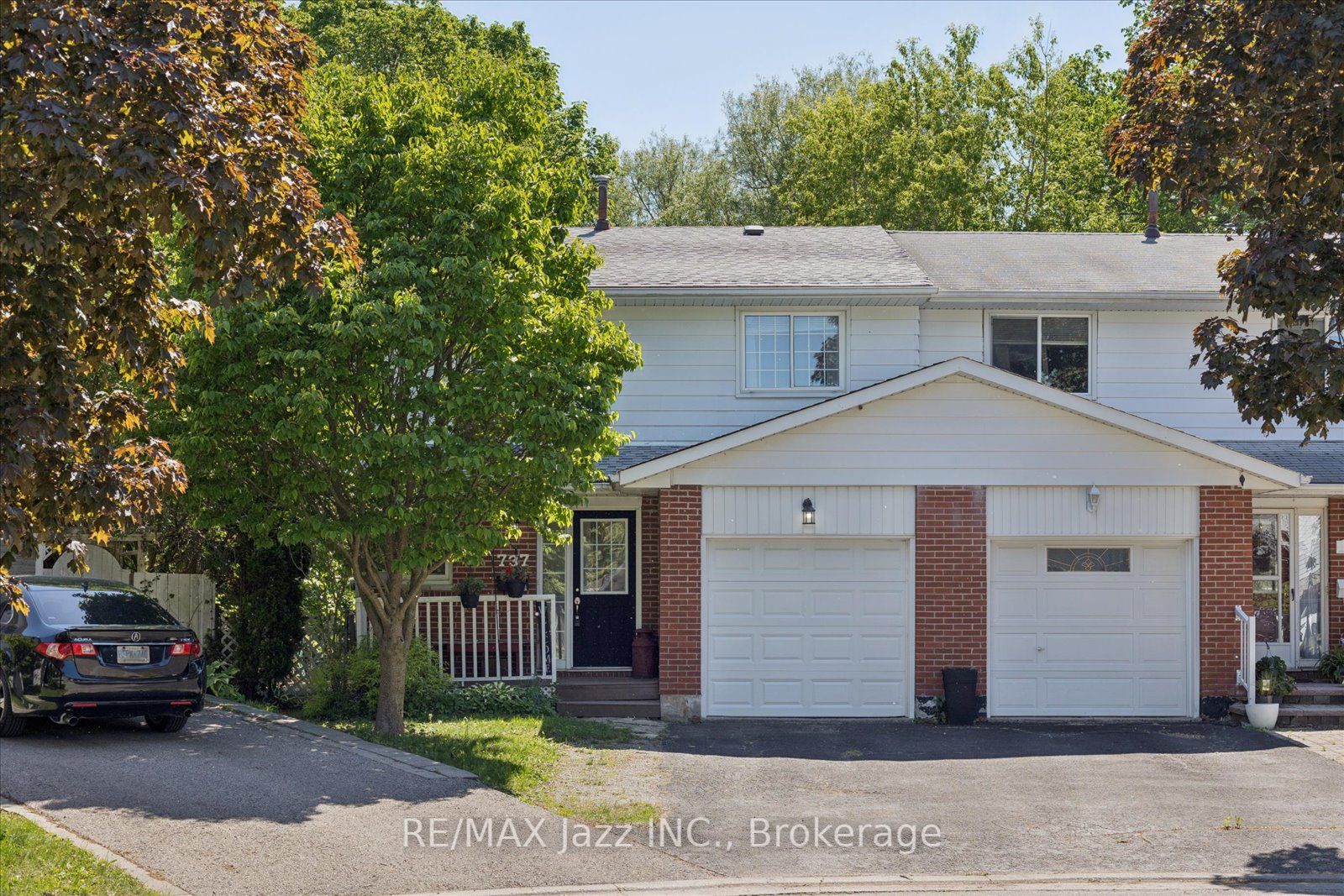 737 Greenoch Court, Oshawa, ON, L1J 6H4