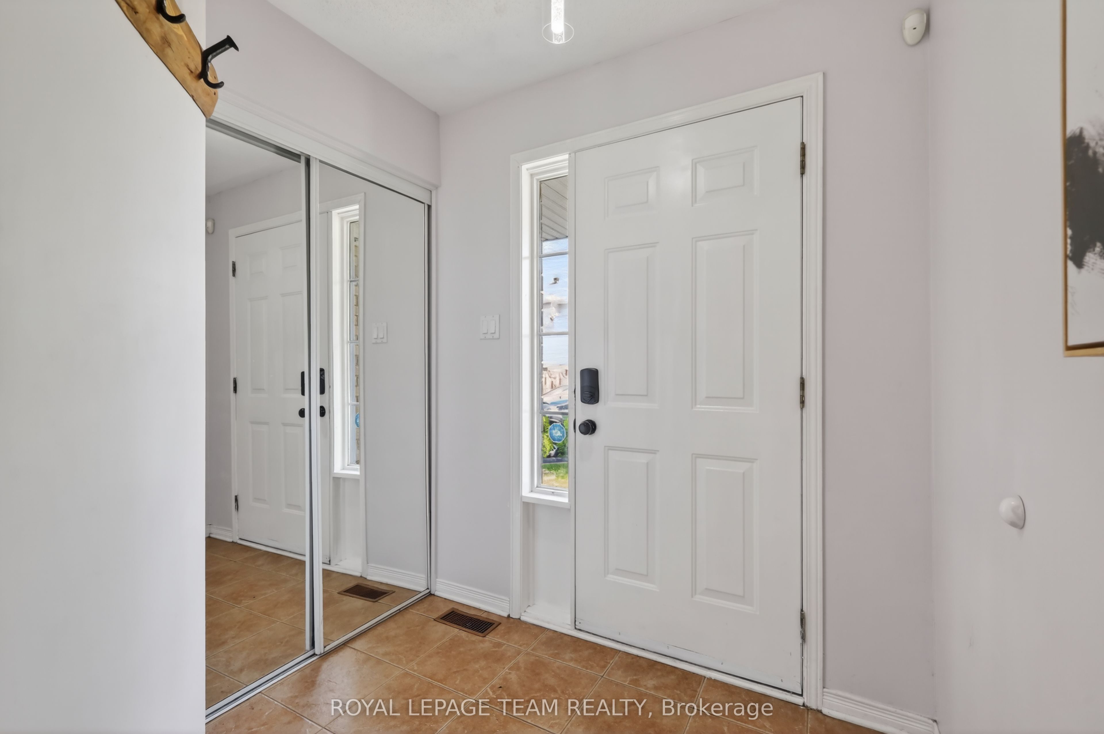 Additional image 4 of 2859 Millstream Way, Ottawa, ON, K1T 4A3