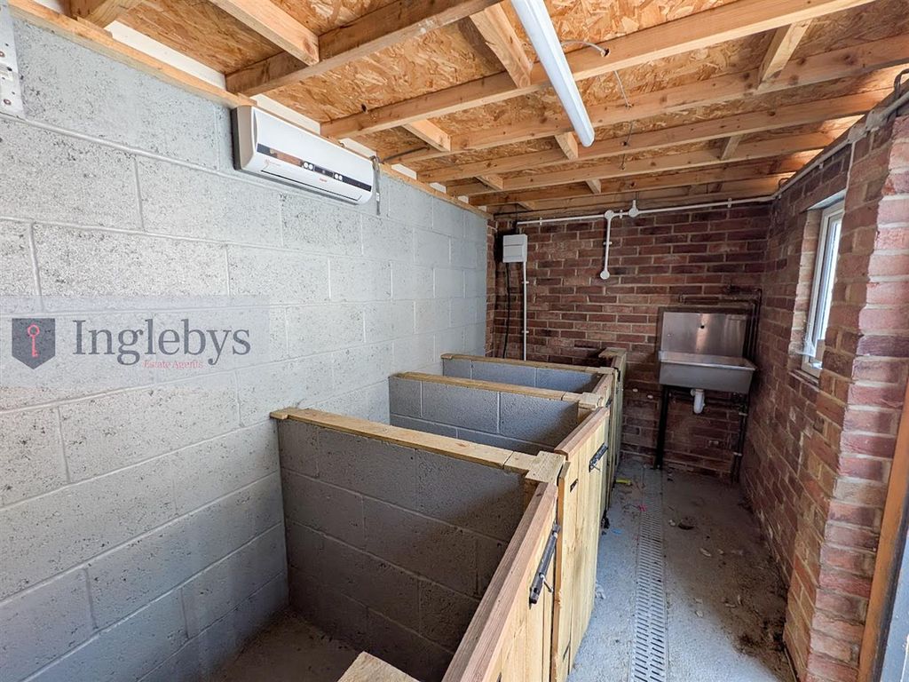 Additional image 20 of 5 bed semi-detached house for saleTrevose Close, Redcar TS10