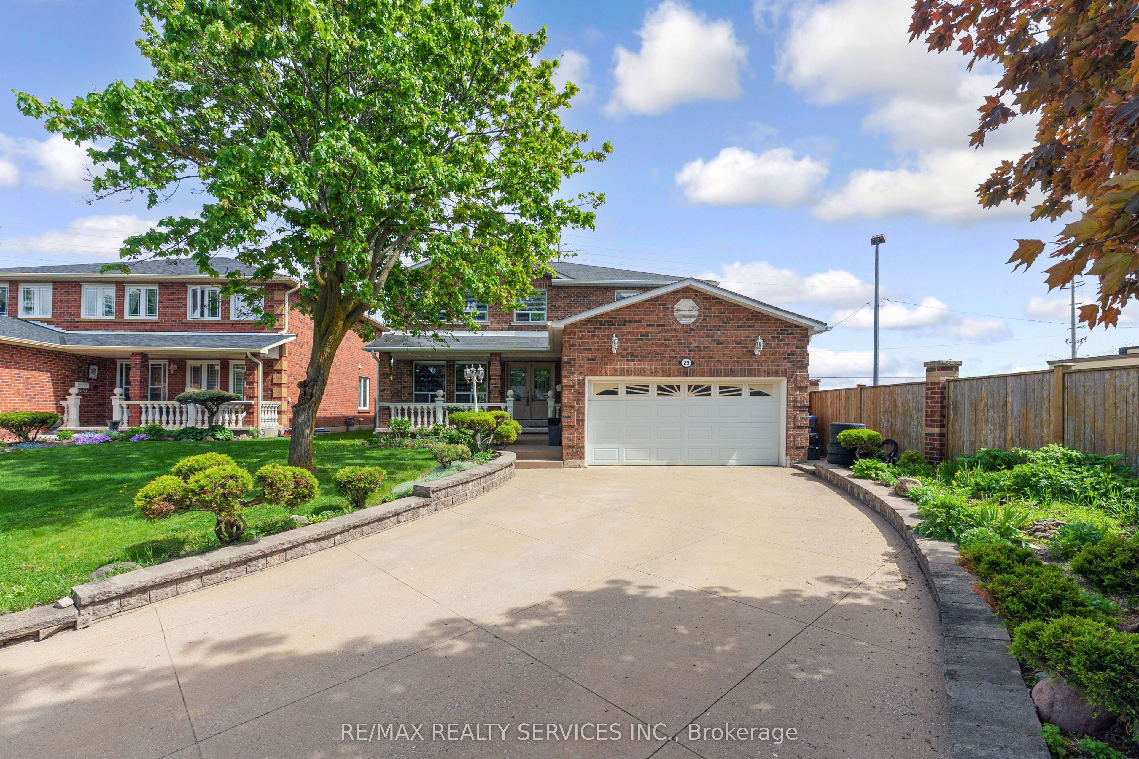 29 Chestnut Avenue, Brampton, ON, L6X 2A6