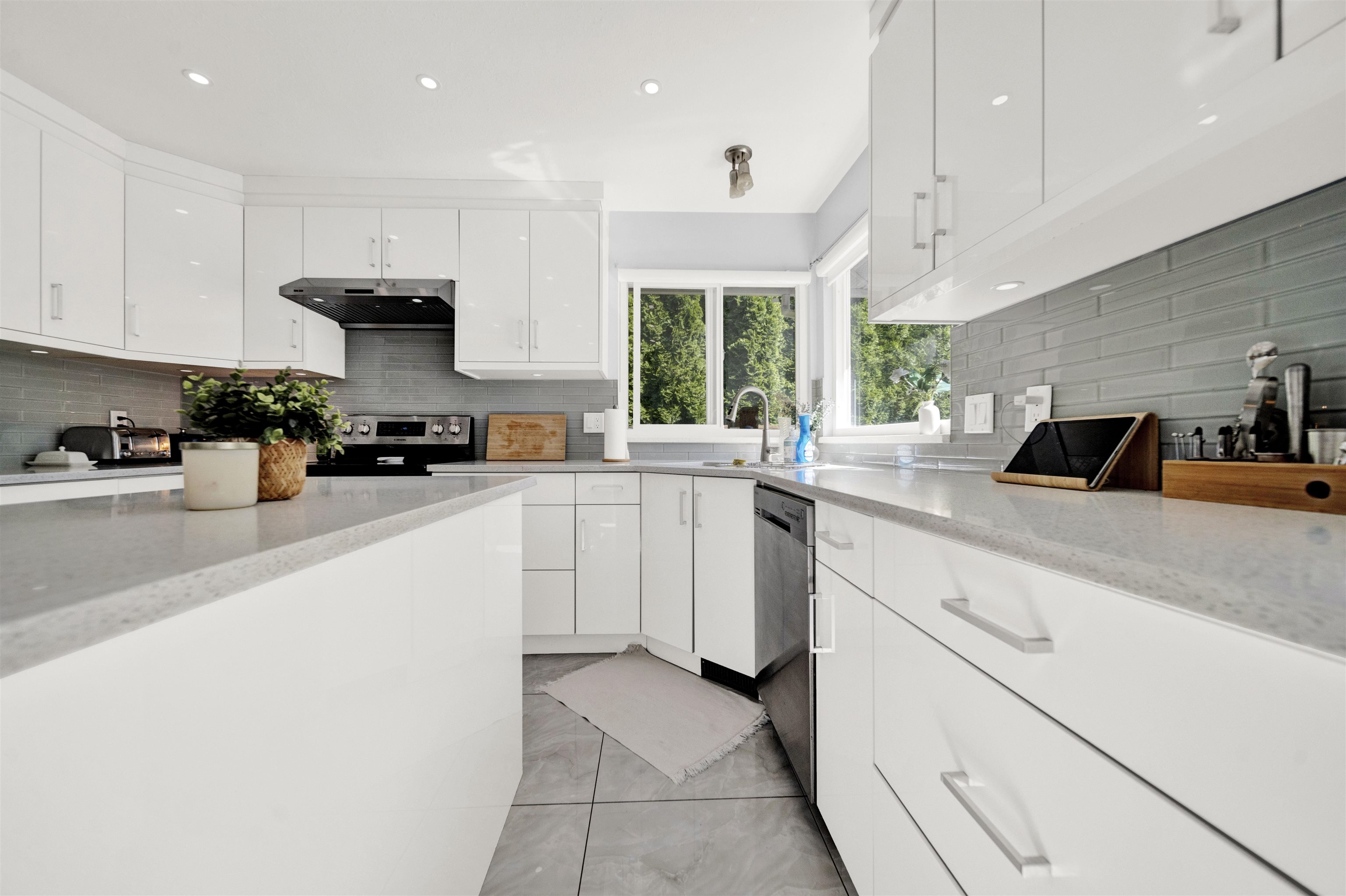 Additional image 4 of 1953 158a Street, Surrey, BC, V4A 8G9