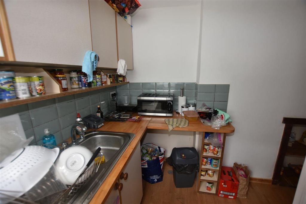 Additional image 12 of 4 bed flat for saleFore Street, Redruth TR15