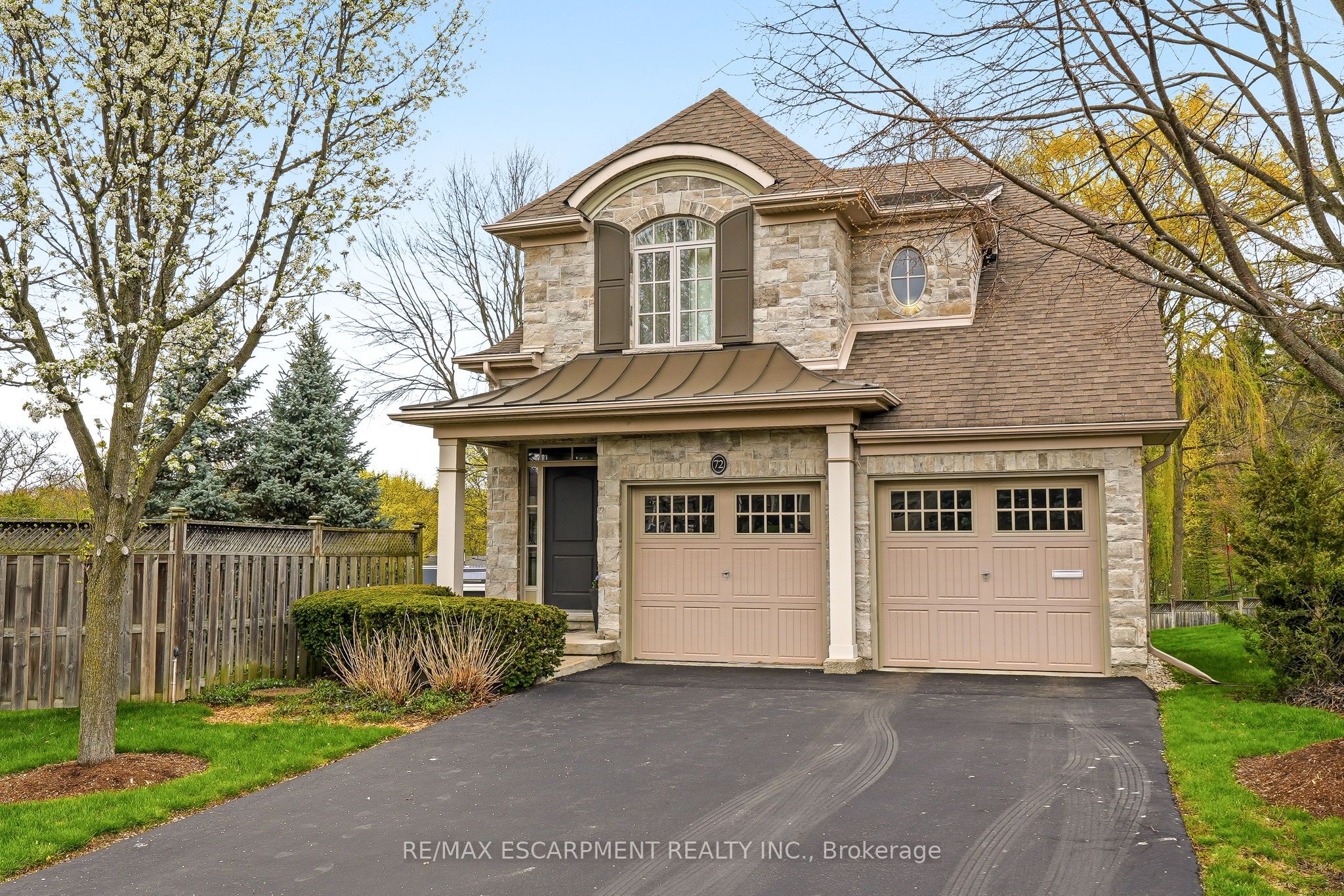 72 Mcgrath Court, Hamilton, ON, L9H 0A5