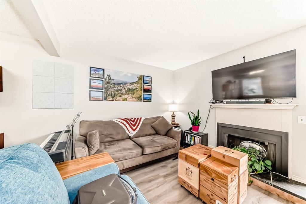409-2520 Palliser Drive SW, Calgary, AB, T2V 4S9 photo 4