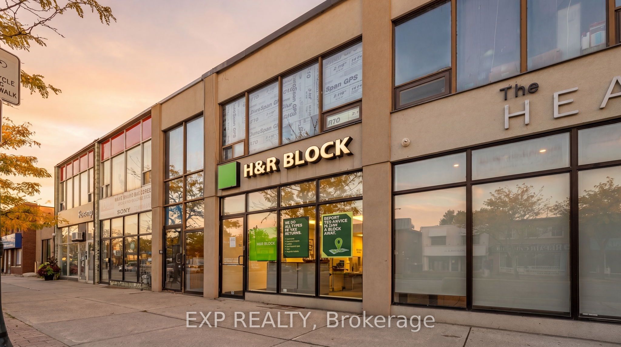 Additional image 2 of 258 Lakeshore Road E, Mississauga, ON, L5G 1G9