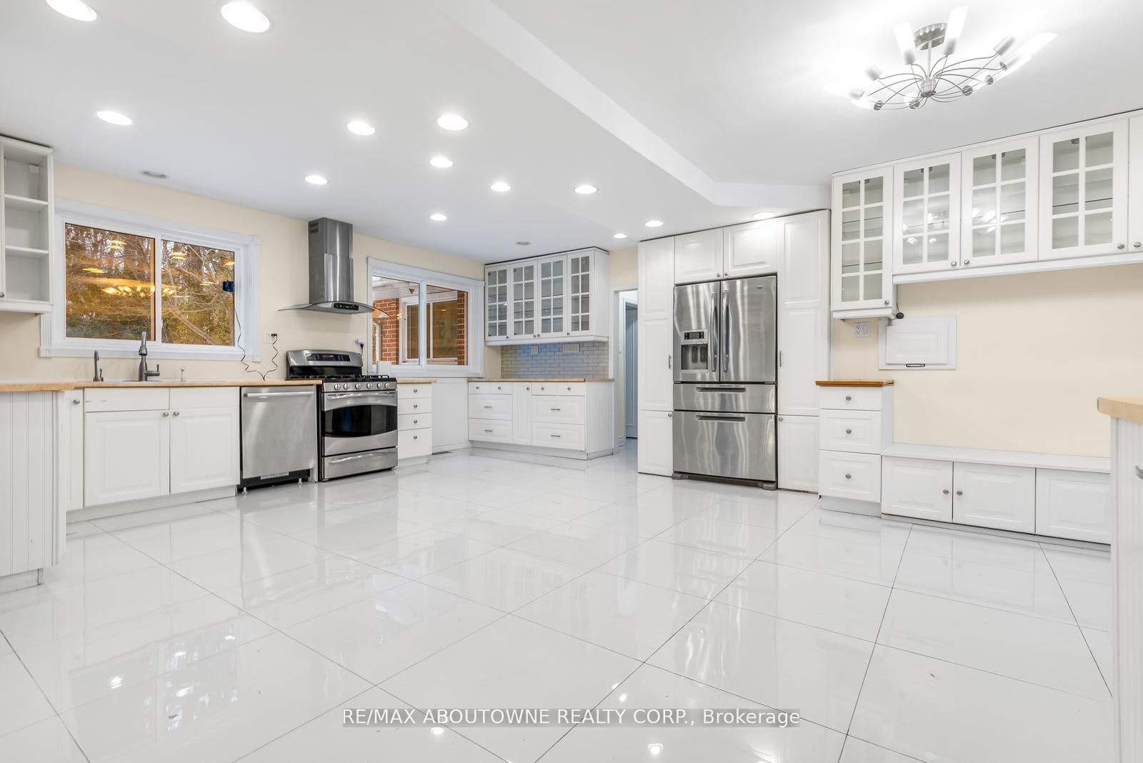145 Wolfdale Avenue, Oakville, ON, L6L 4R9 photo 5