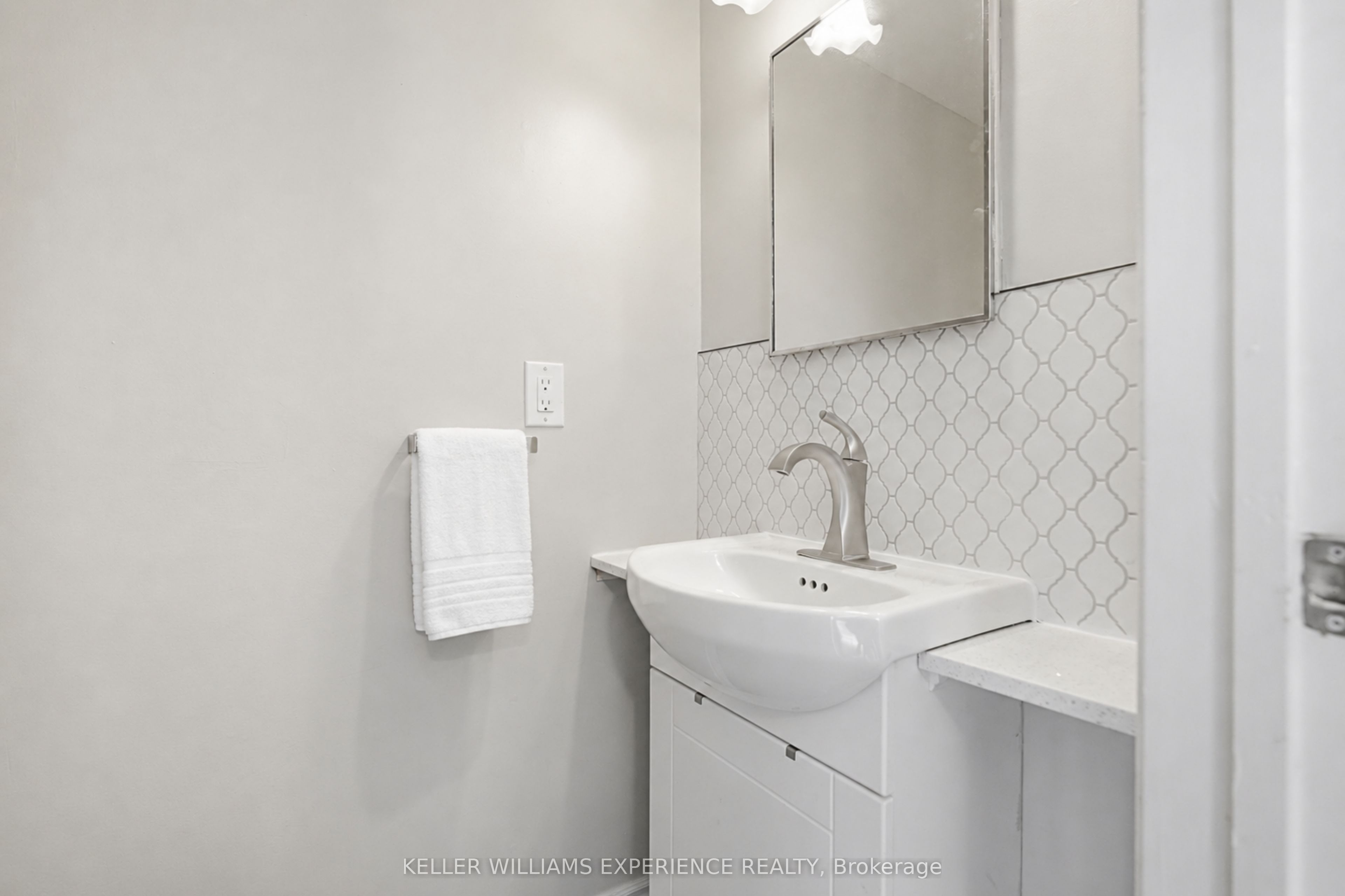 8-246 Tupper Boulevard, New Tecumseth, ON, L9R 1A9 photo 5