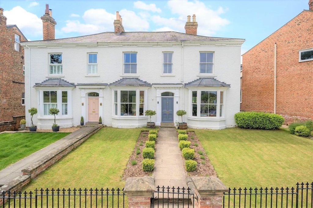 4 bed semi-detached house for saleMagdalens Road, Ripon HG4