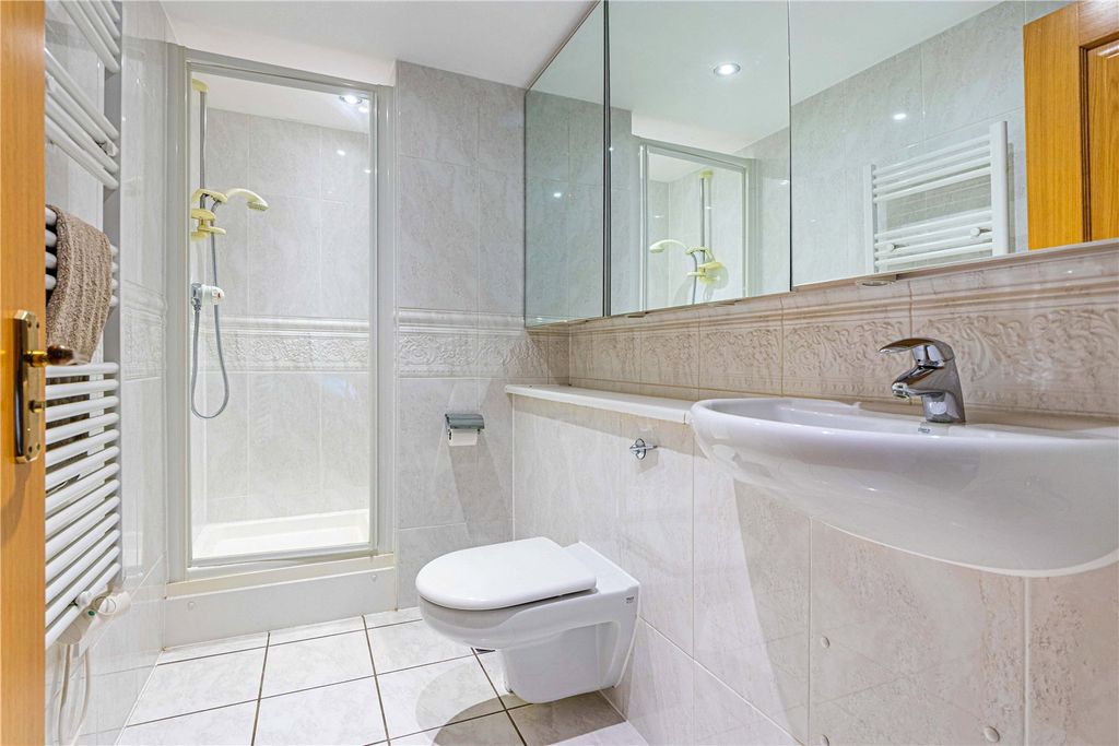 Additional image 10 of 2 bed flat for saleWatling Street, Radlett, Hertfordshire WD7