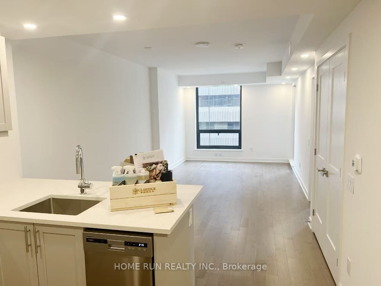 Additional image 3 of 804-340 Queen Street, Ottawa, ON, K1R 0G1