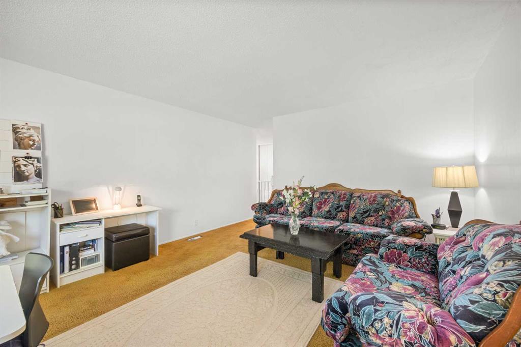 41 Castleglen Road NE, Calgary, AB, T3J 1P2 photo 4
