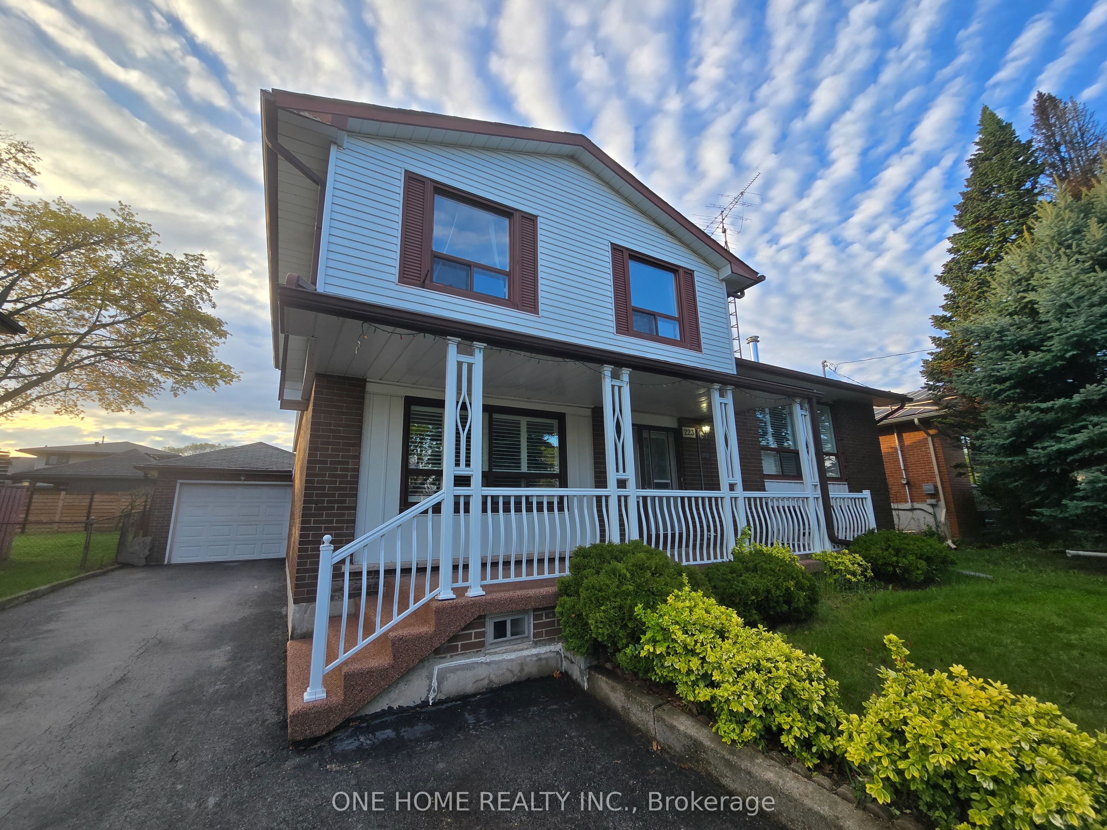 Additional image 2 of 223 Elmwood Road, Oakville, ON, L6K 2A9