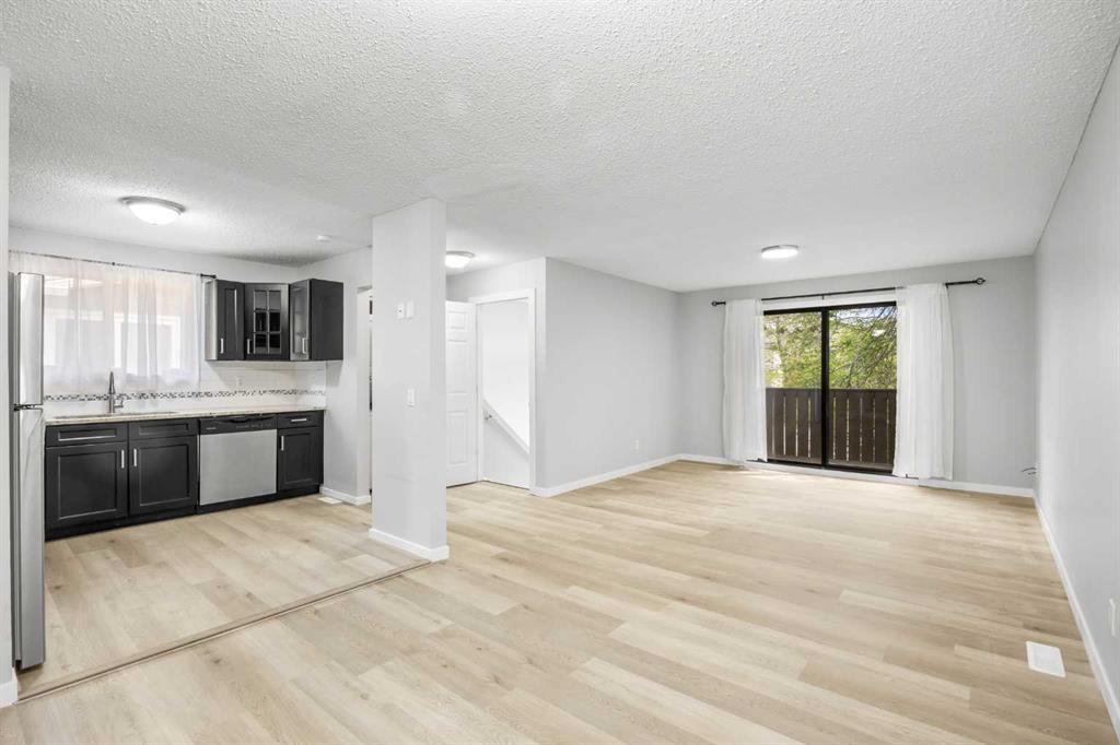 35 Bermuda Drive NW, Calgary, AB, T3K 1H5 photo 3