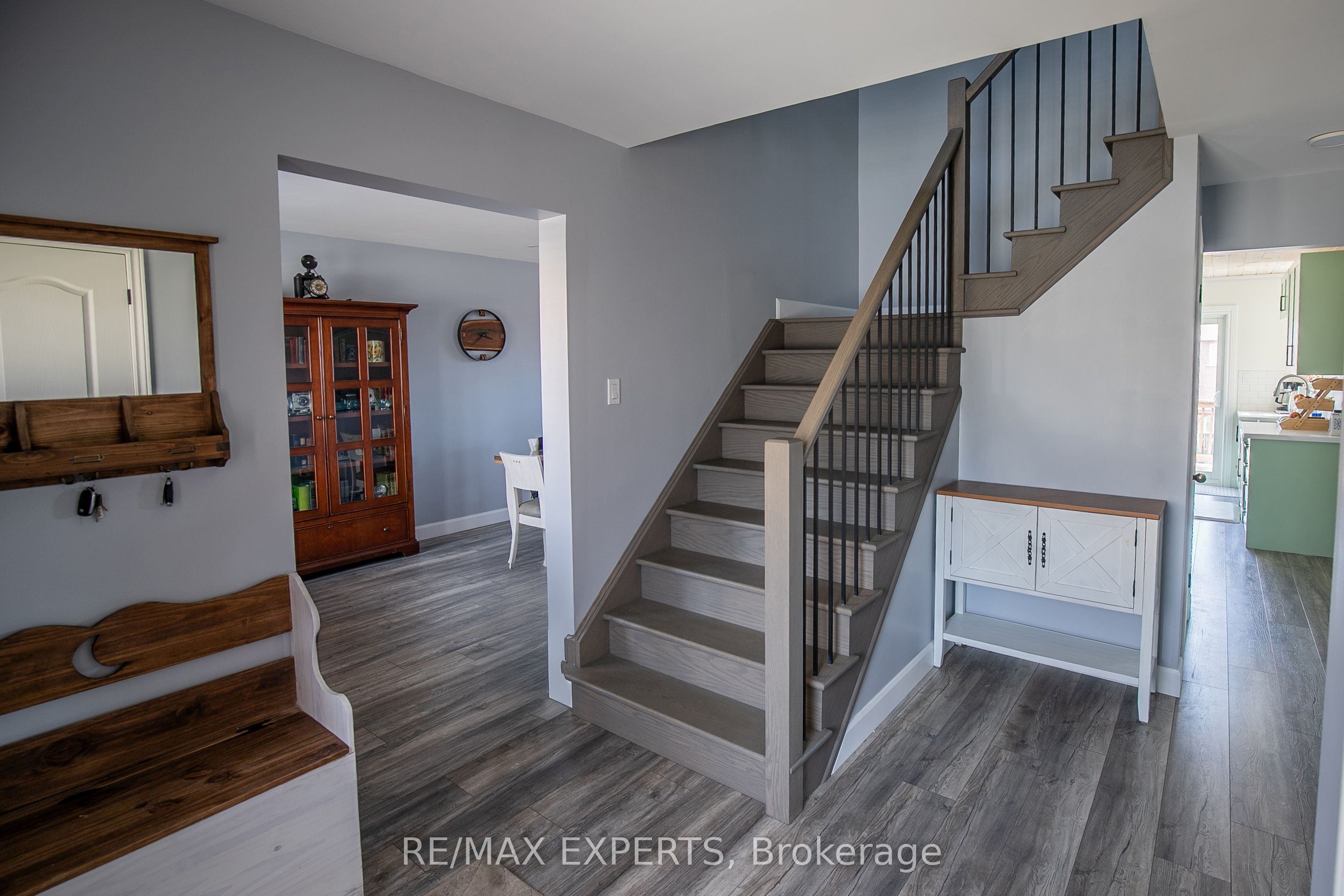 Additional image 2 of 213 Melbourne Drive, Bradford West Gwillimbury, ON, L3Z 2Y8
