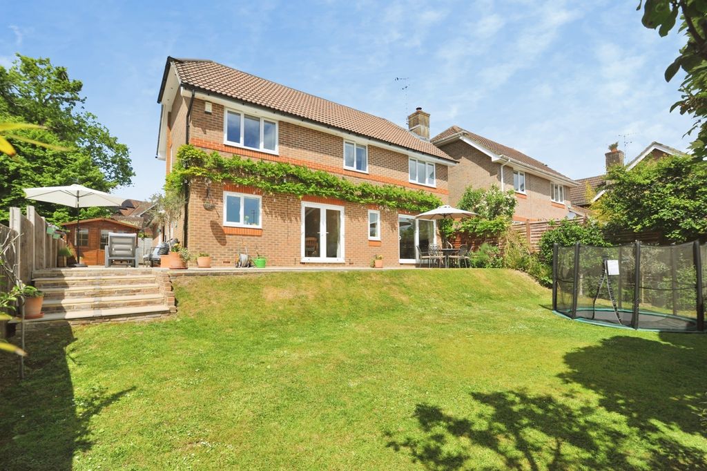 4 bed detached house for saleMill Rise, Robertsbridge, East Sussex TN32