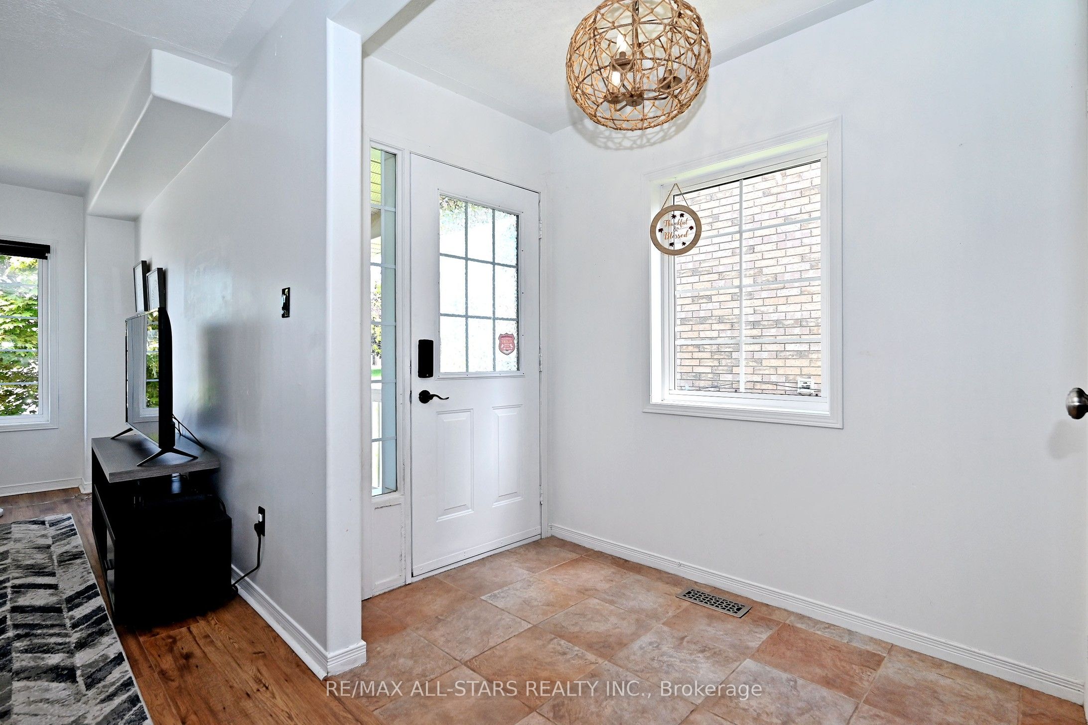 647 Trailview Drive, Peterborough, ON, K9J 8P3 photo 4